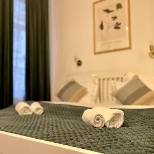 apt-marseille-old-town-studio.bucharesthotelsnow.com/